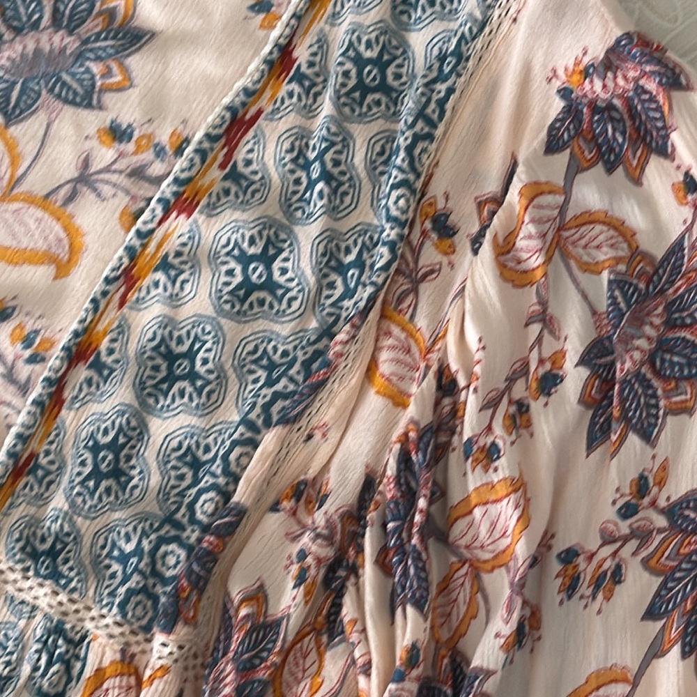 Romantic Gypsy Duster - Picture 2 of 5